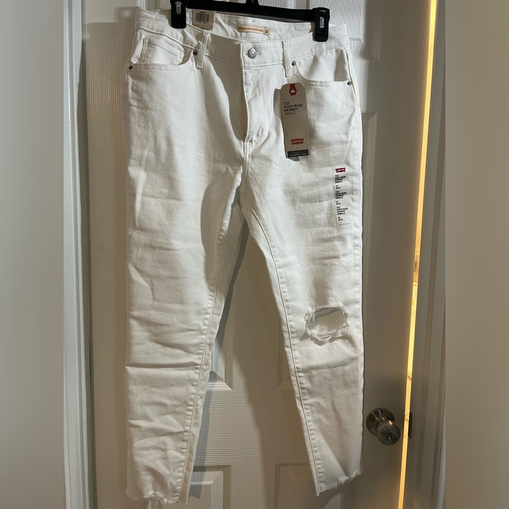 women white jeans